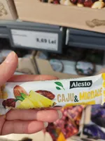 Aszalt ananászos gyümölcsszelet kesudióval és mandulával