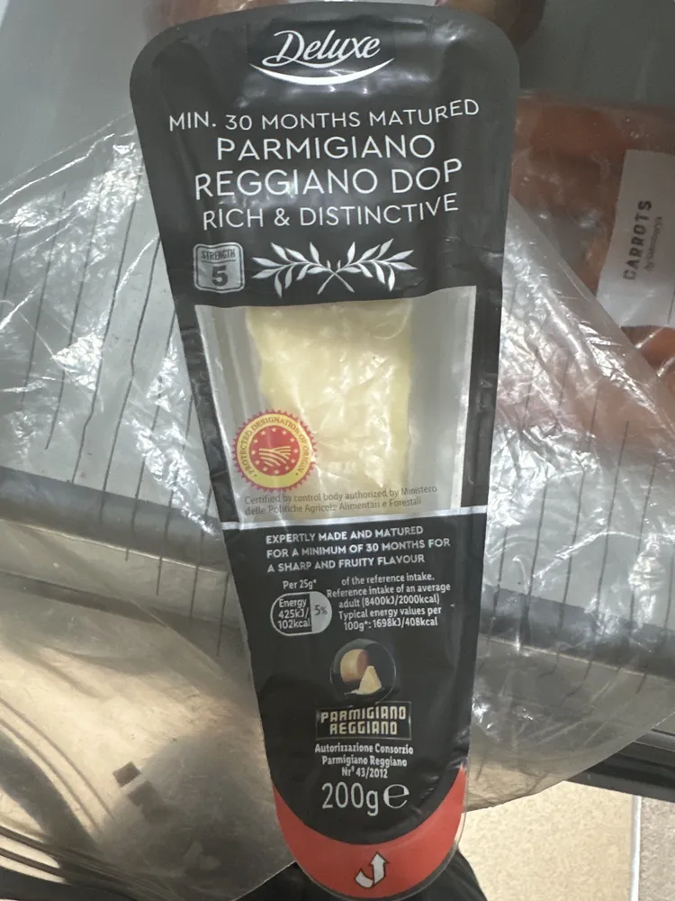 MIN. 30 MONTHS MATURED PARMIGIANO REGGIANO DOP RICH & DISTINCTIVE