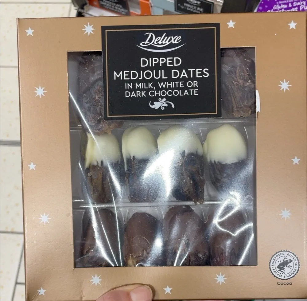 Dipped medjoul dates