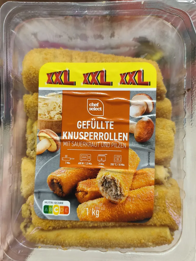 Grfüllte Pfannkuchen mit Sauerkraut und Pilzen