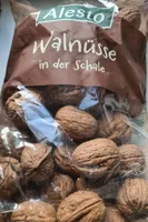 Walnüsse in der Schale