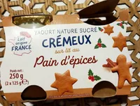 Yaourt nature sucré crémeux sur lit au pain d'épices