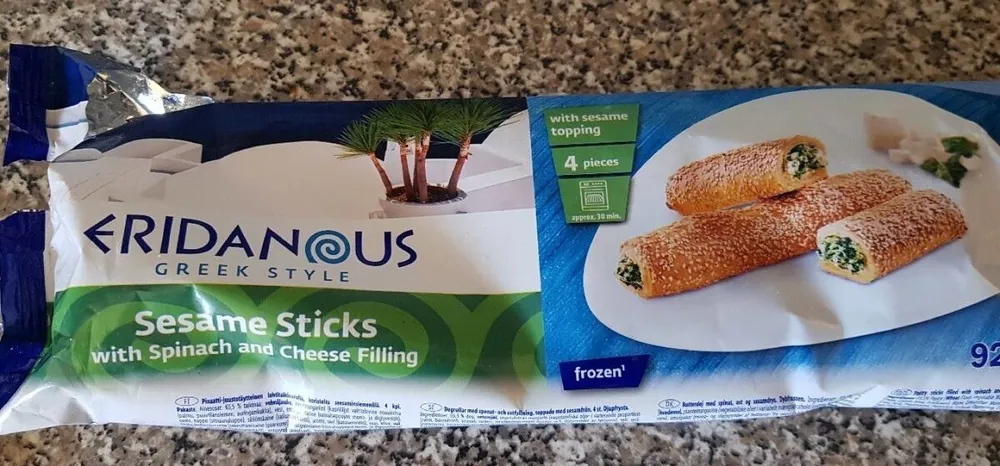Sésame sticks with spinach and chasse filling