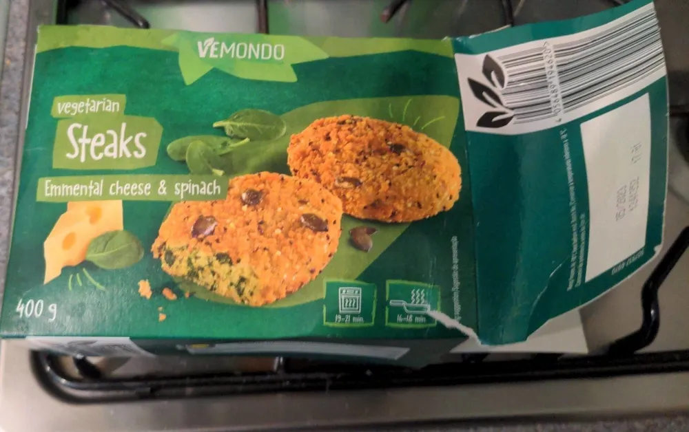 Vegetarian steaks Emmental and spinach