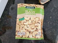 raw cashews