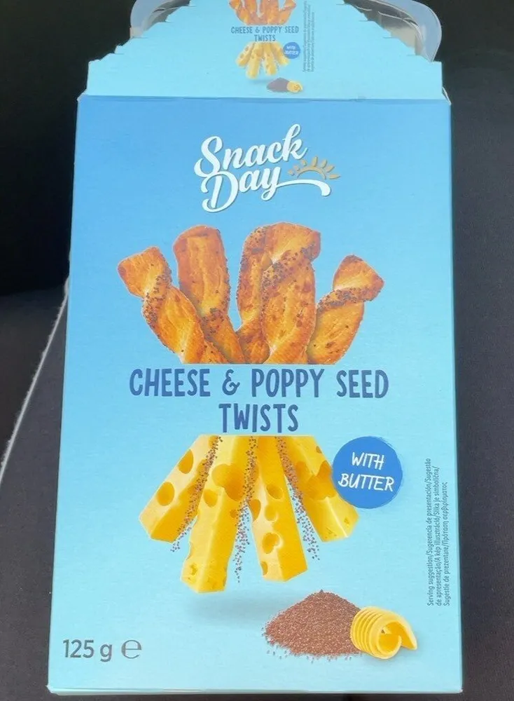 Cheese & poppy seed twists