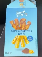 Cheese & poppy seed twists