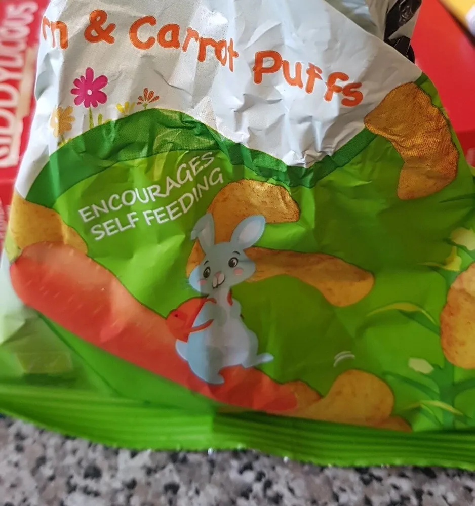 Corn and carrot puffs