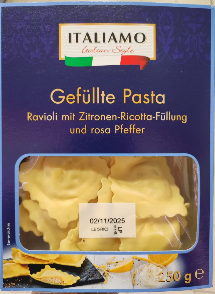 Gefüllte Pasta Ravioli mit Zitronen-Ricotta Füllung