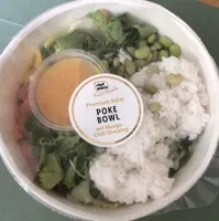 Premium Salat Poke Powl mit Mango-Chili-Dressing