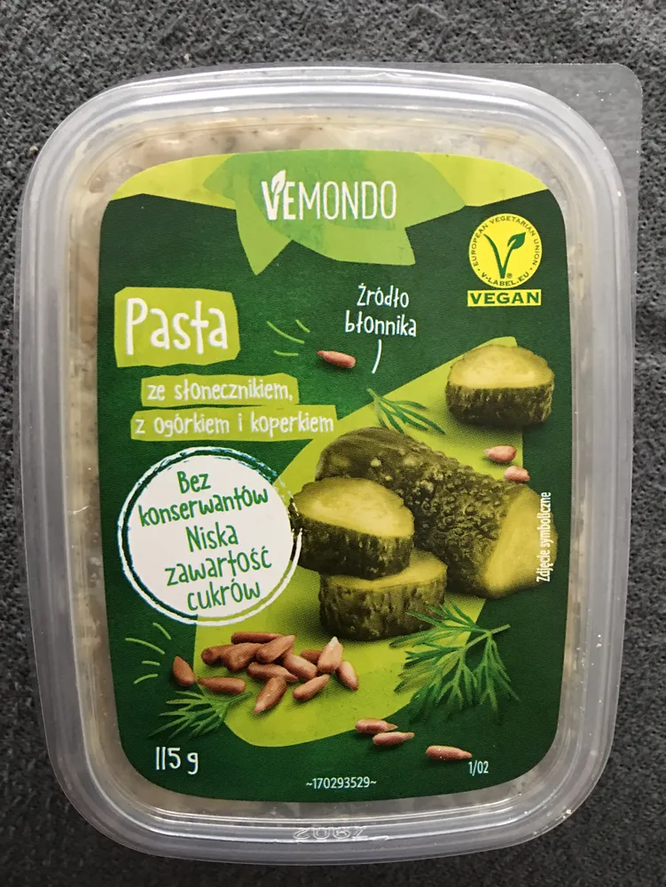 Pasta ze słonecznikiem, z ogórkiem i koperkiem