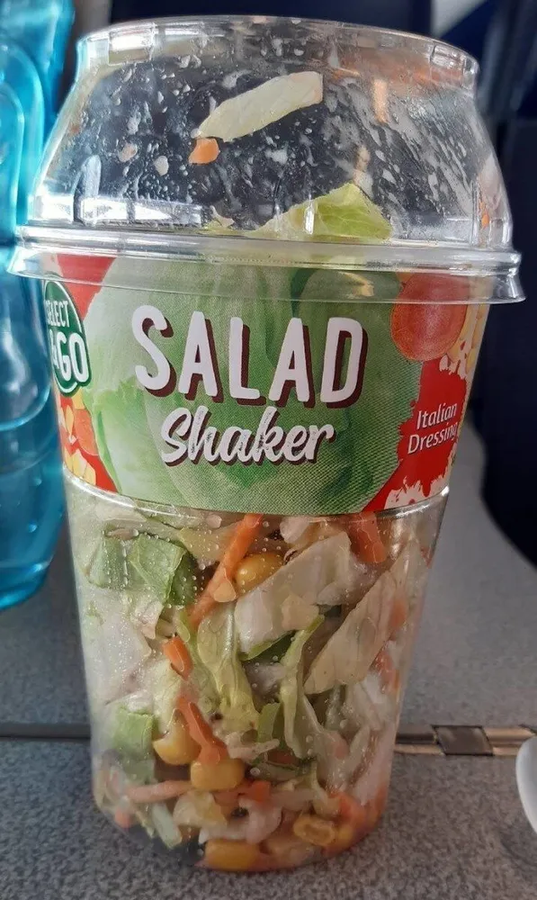 Salad shaker