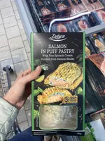 SALMON IN PUFF PASTRY With Fine Spinach Cream, Formed from Salmon Blocks
