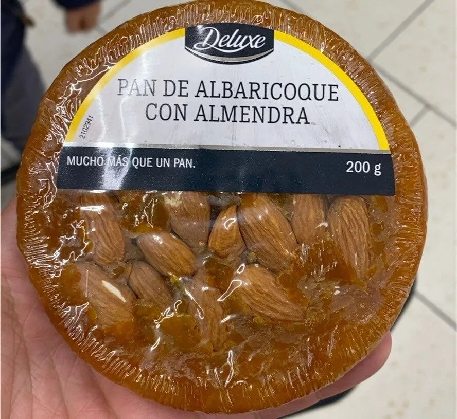 Pan de albaricoque con almendras