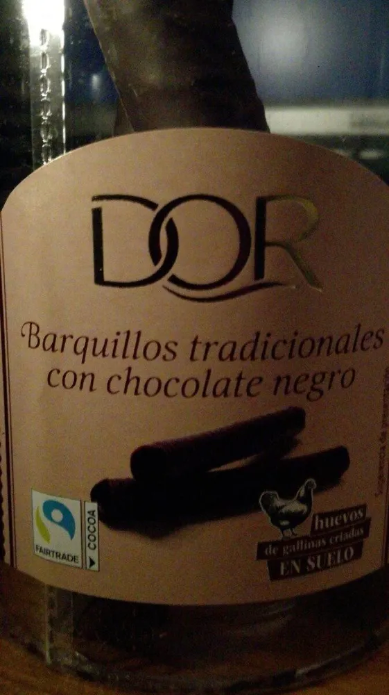 Barquillos tradicionales con chocolate negro