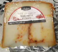 Queso de oveja curado con mojo picón pocante