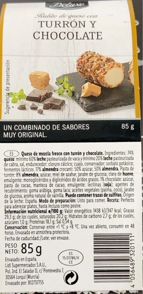Rulito de queso con turrón y chocolate