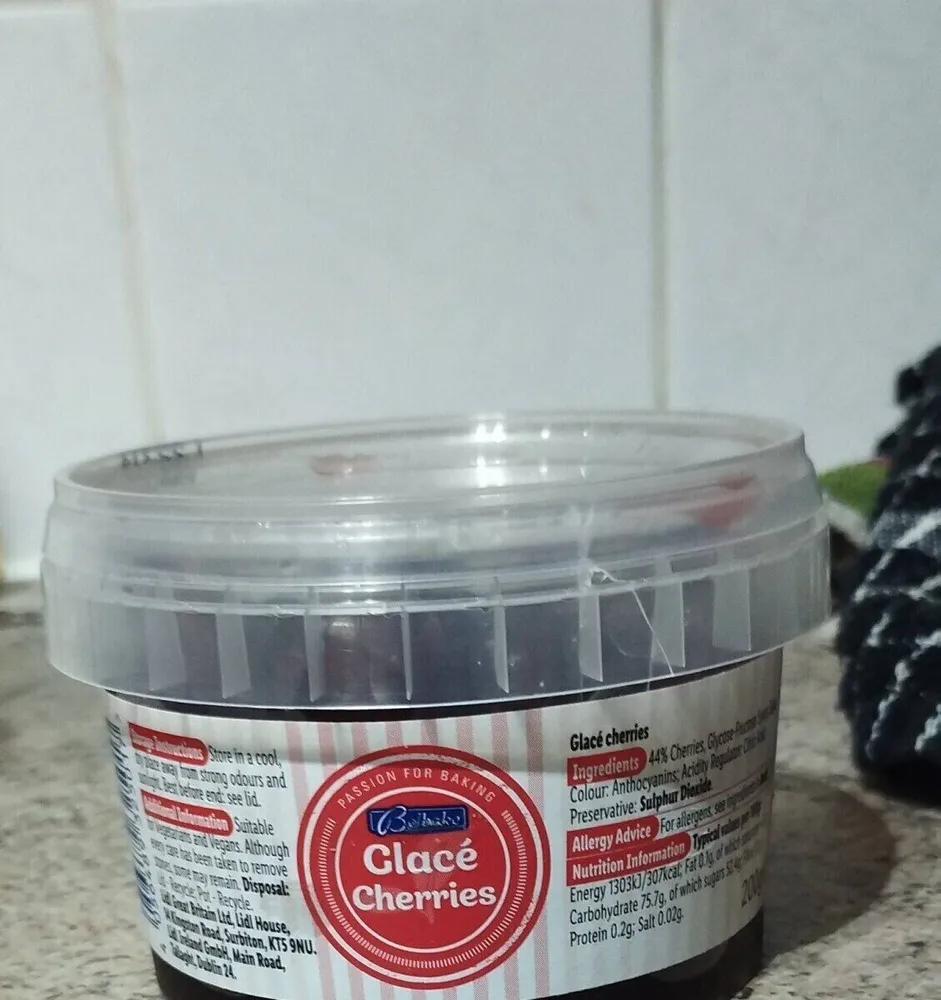 Glace cherries