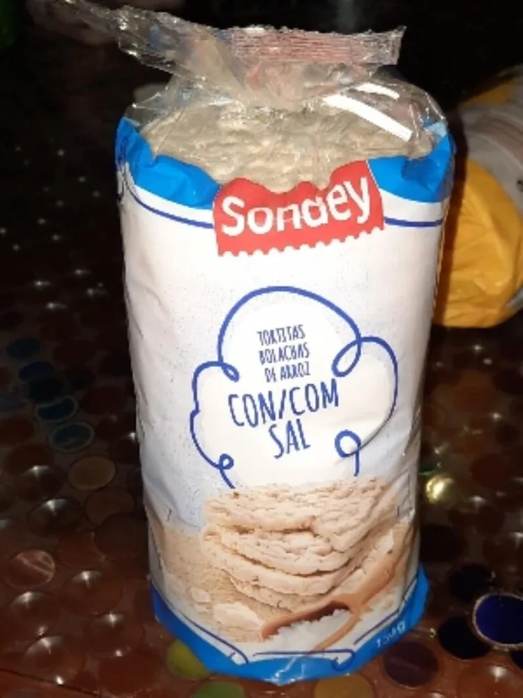 Tortitas / Bolachas de arroz con / com sal