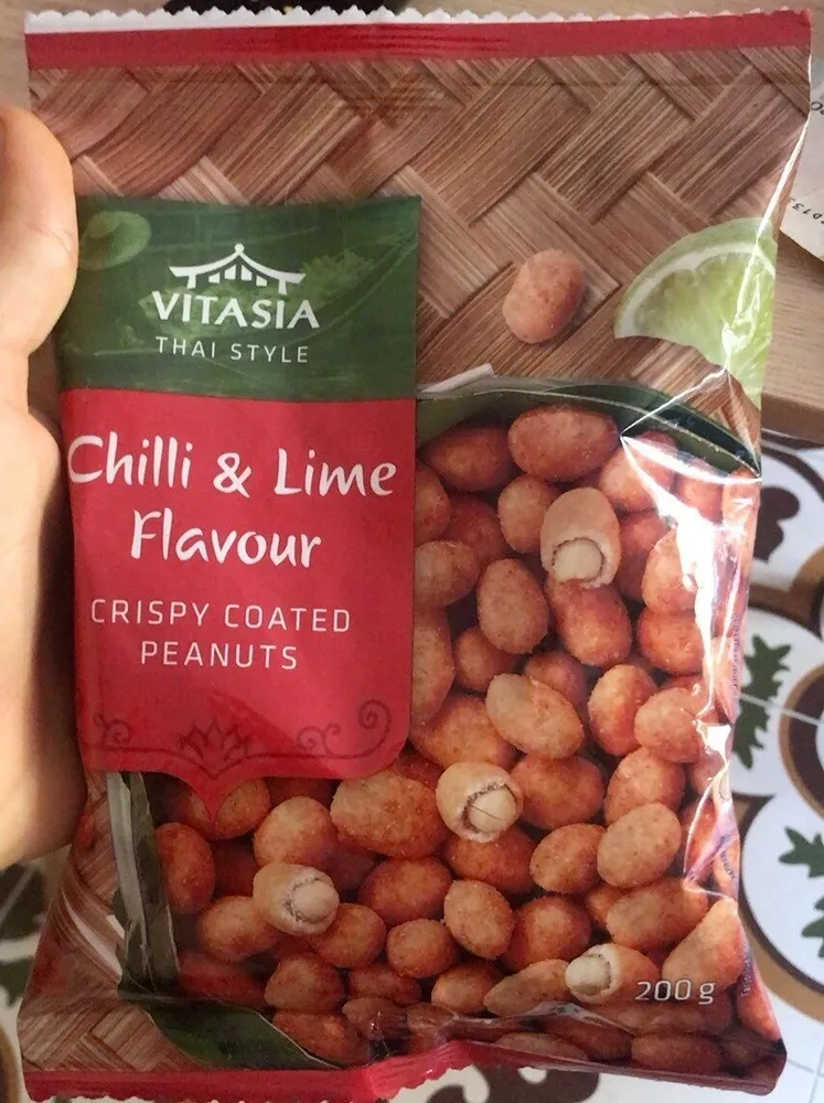 Chilli & lime flavour crispy coated peanuts