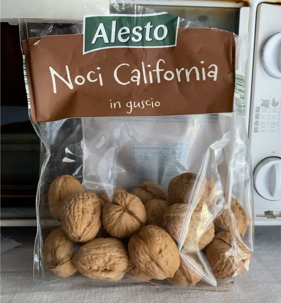 Noci california in guscio