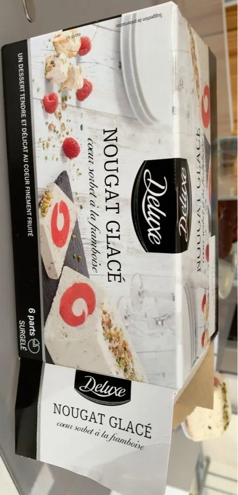 Nougat glacé coeur sorbet à la framboise