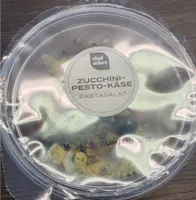 Zucchini-Pesto-Käse Pastasalat