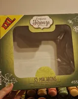 35 macarons
