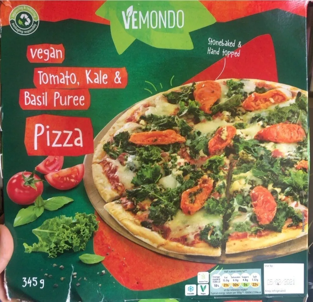 Vegan Tomato, kale & basil puree pizza