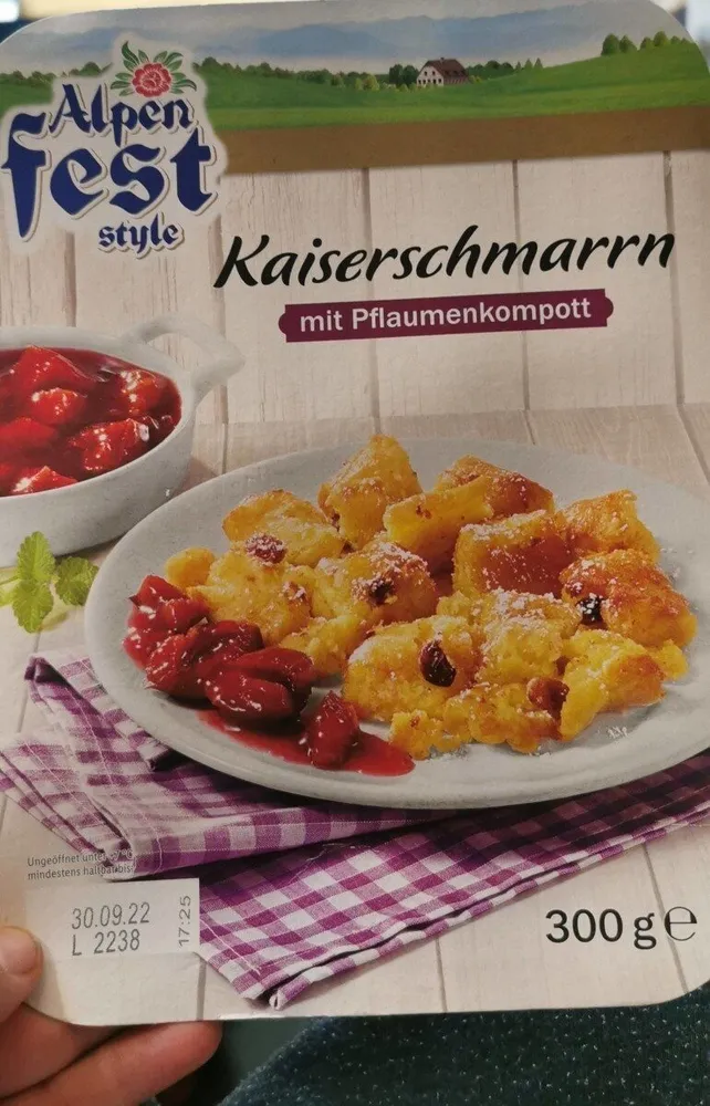 Kaiserschmarrn mit Pflaumenkompott