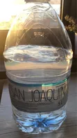 Agua mineral natural
