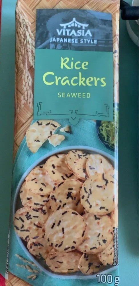 Rice crackers seaweed
