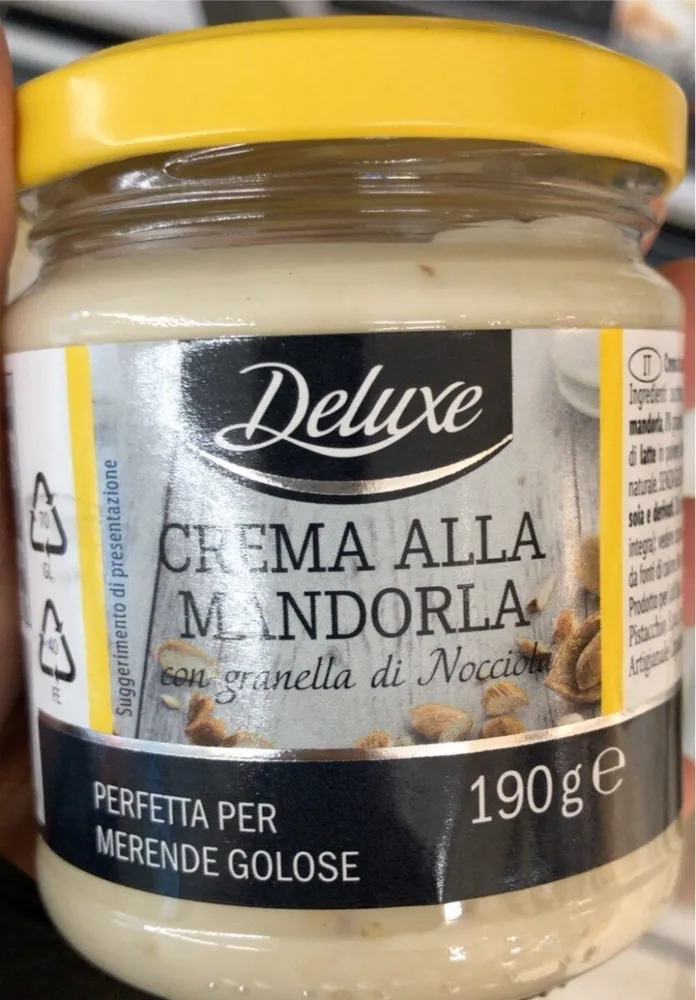 Crena di mandorle