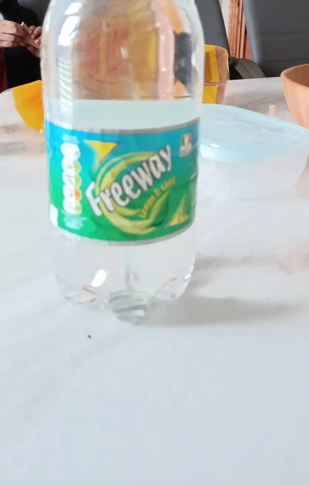Lemon and lime sparkling water freeway