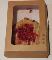 Pastel con grosellas