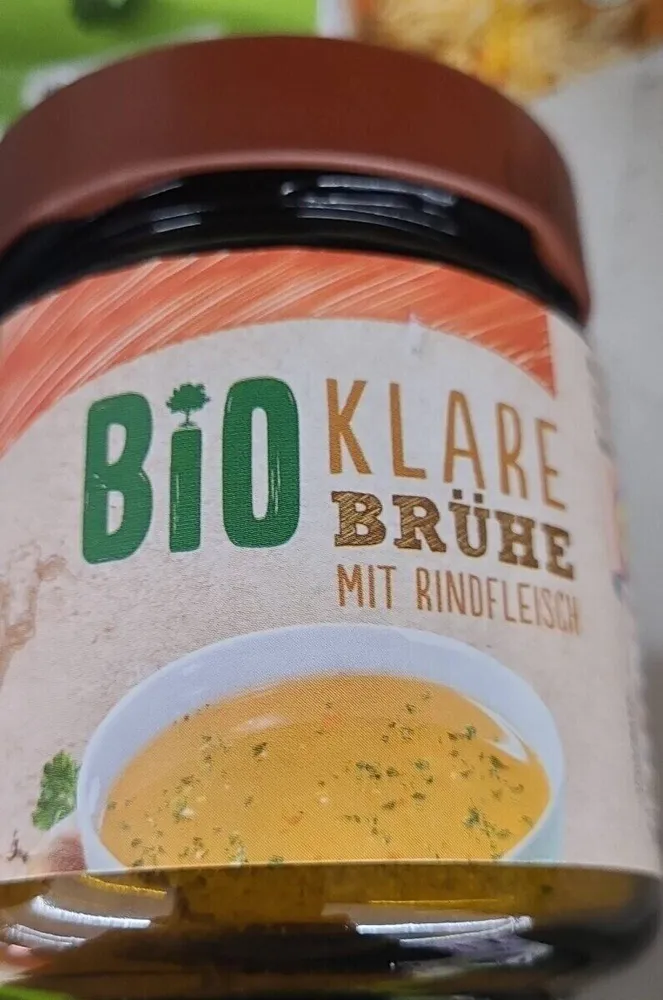Klare Bio-Brühe mit Rindfleisch