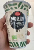 Bio milk drink latte macchiato