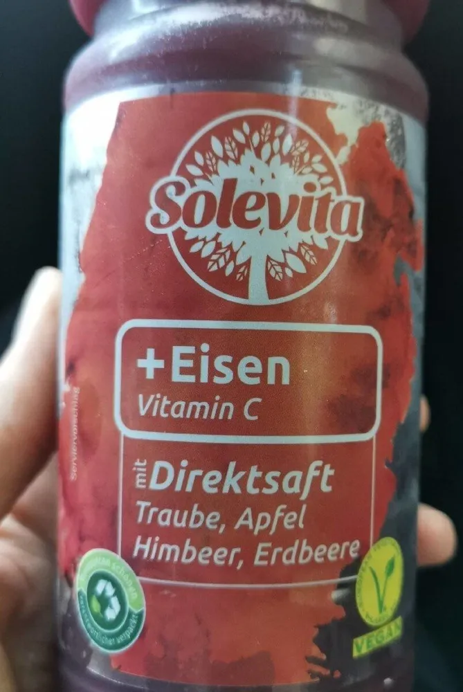 Direktsaft mit Traube, Apfel, Himbeer, Erdbeere