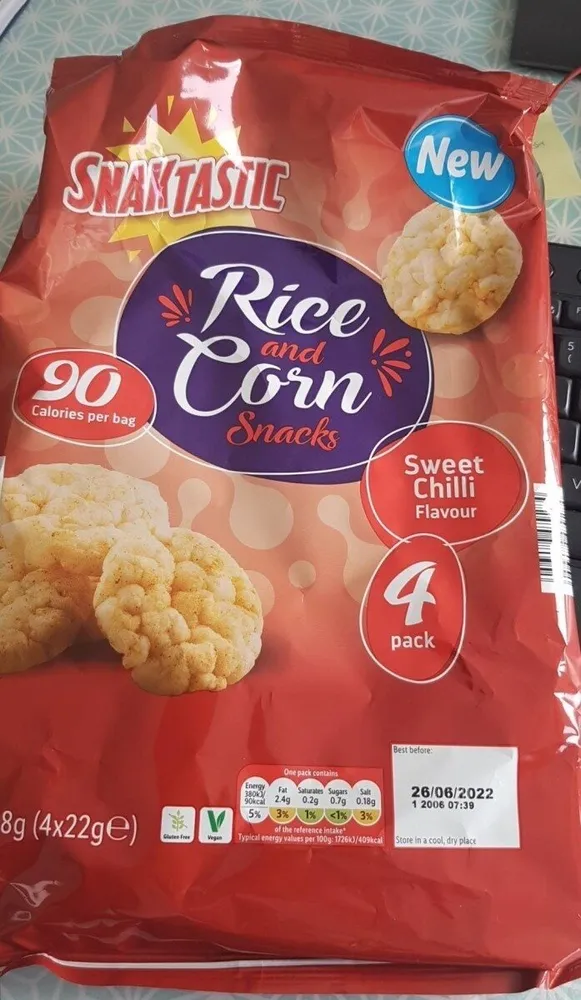 Rice and corn snacks sweet chilli flavour