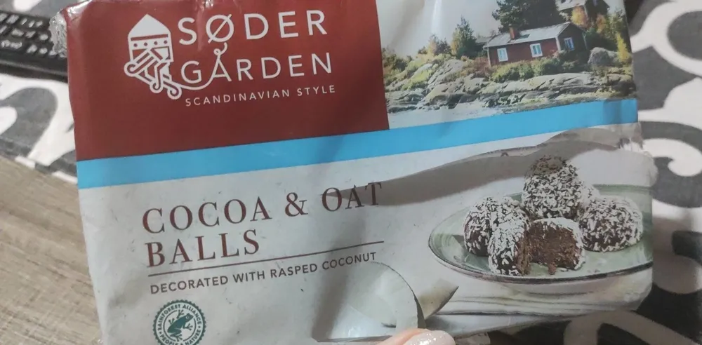 Cocoa and oat balls