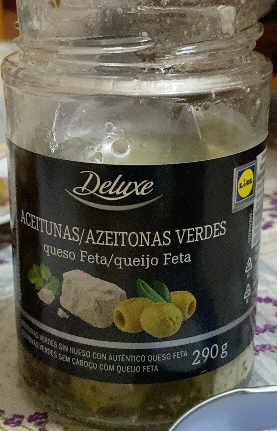 Aceitunas Verdes con Queso Feta