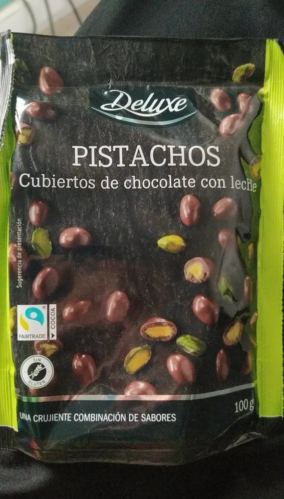 Pistachos cubiertos de chocolate con leche