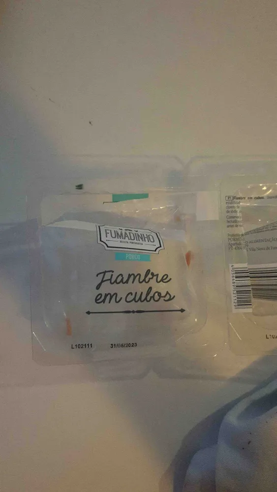 Fiambre em cubos