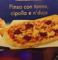 Pinsa con tonno cipolla e nduja