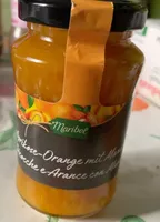 Albicocche e arance con mandorle
