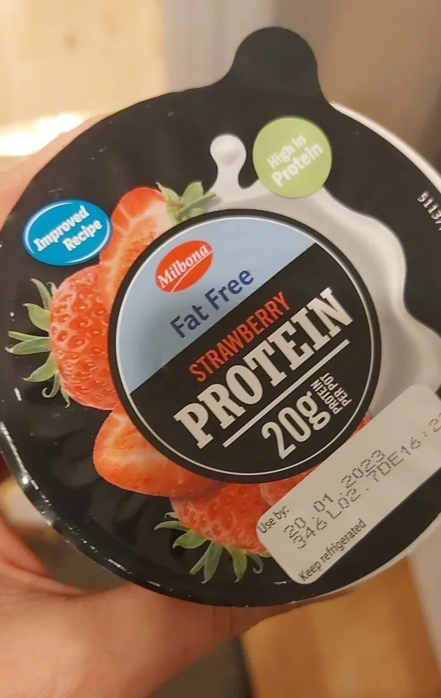 Fat free strawberry protein
