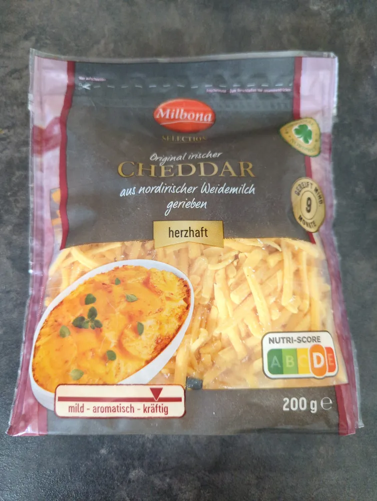 Cheddar gerieben