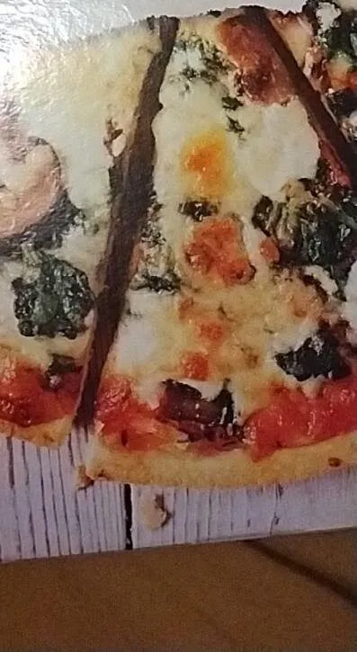 Trattoria Alferdo - Ultra thin and crispy spinach and ricotta pizza