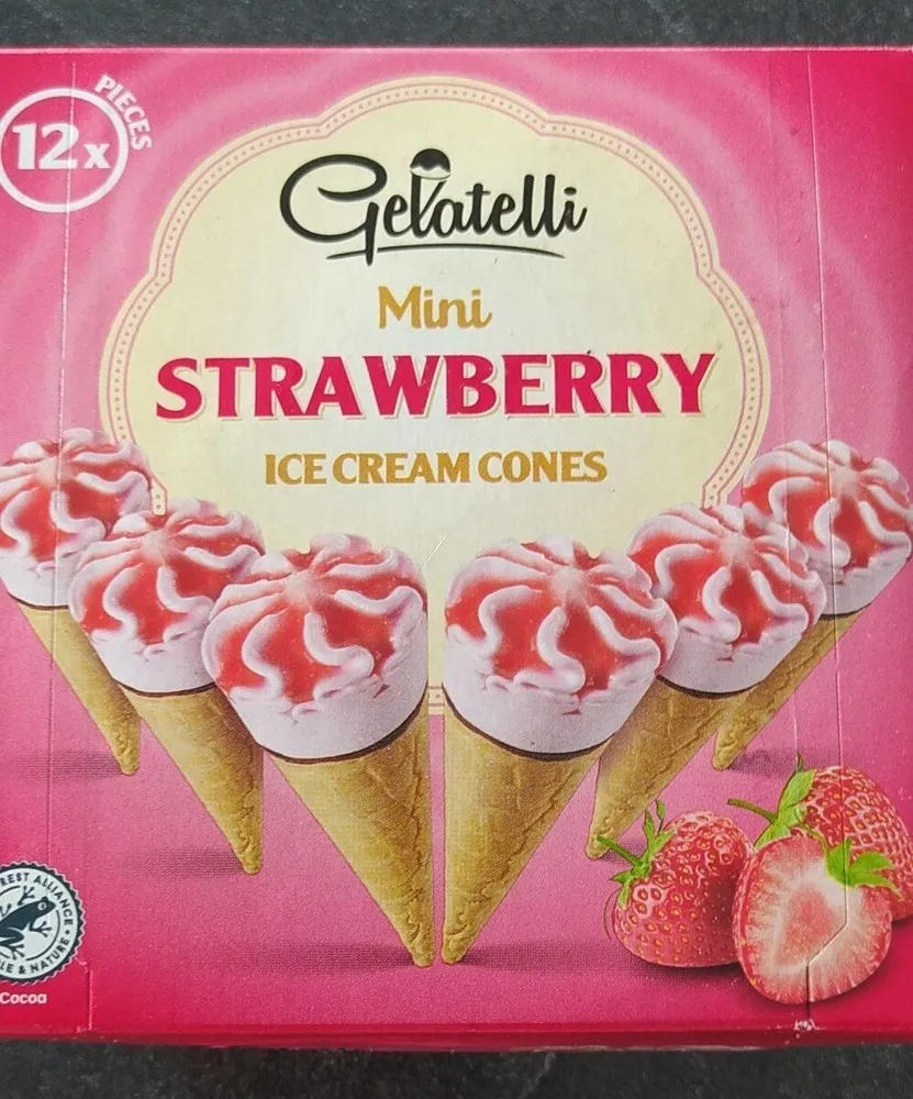 Mini strawberry ice cream cônes