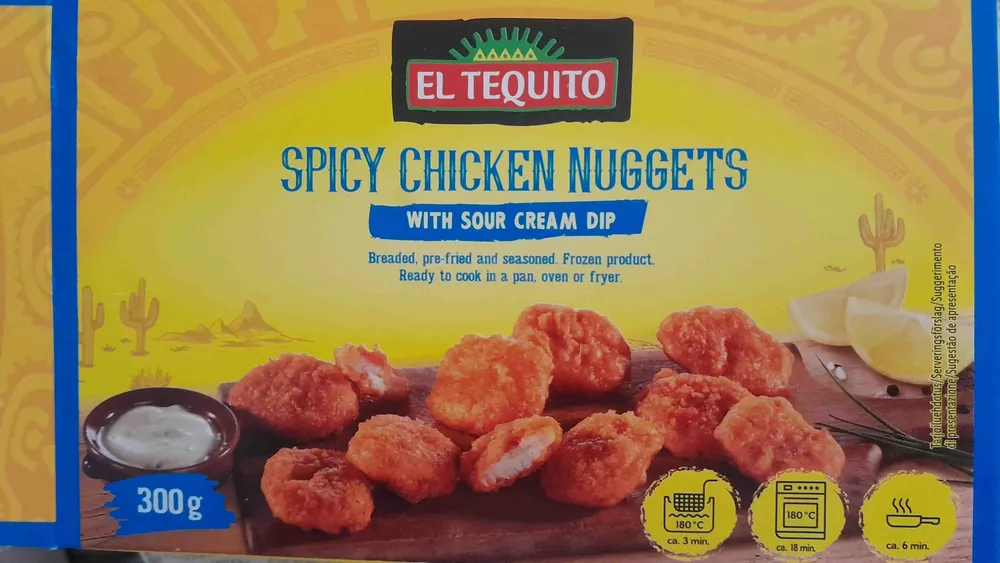 Spicy Chicken Nuggets (with sour cream dip)